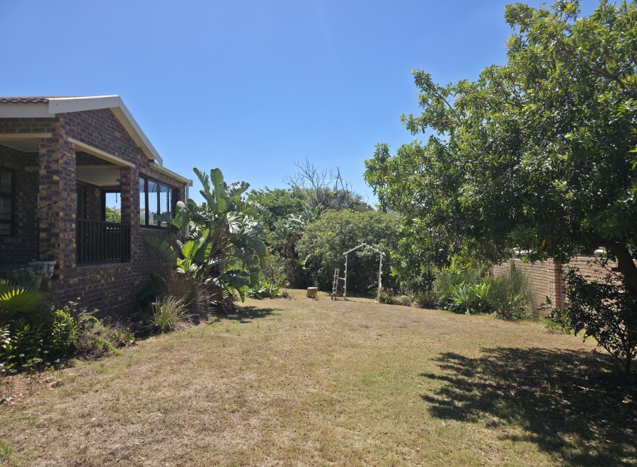 3 Bedroom Property for Sale in Wavecrest Eastern Cape